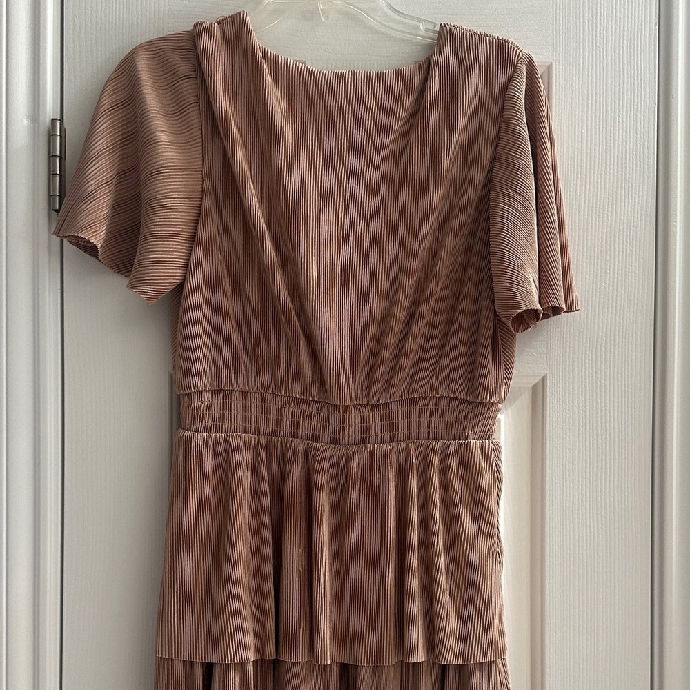 Skies Are Blue Blush Champagne Tiered Maxi Dress Pleated Party Holiday Small NWT - Picture 5 of 10